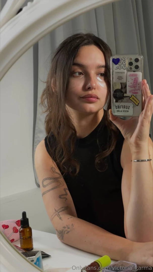 Cute face or big booty what would you choose 