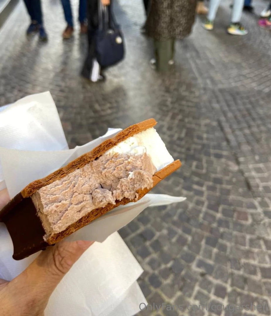 I love ice cream what about you 