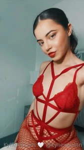 Hi loves i m feeling generous tonight baby so cum join me be my vip it