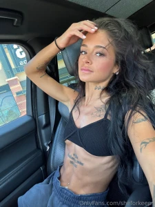 Gooood morninggg i m feeling humpy who wants to play