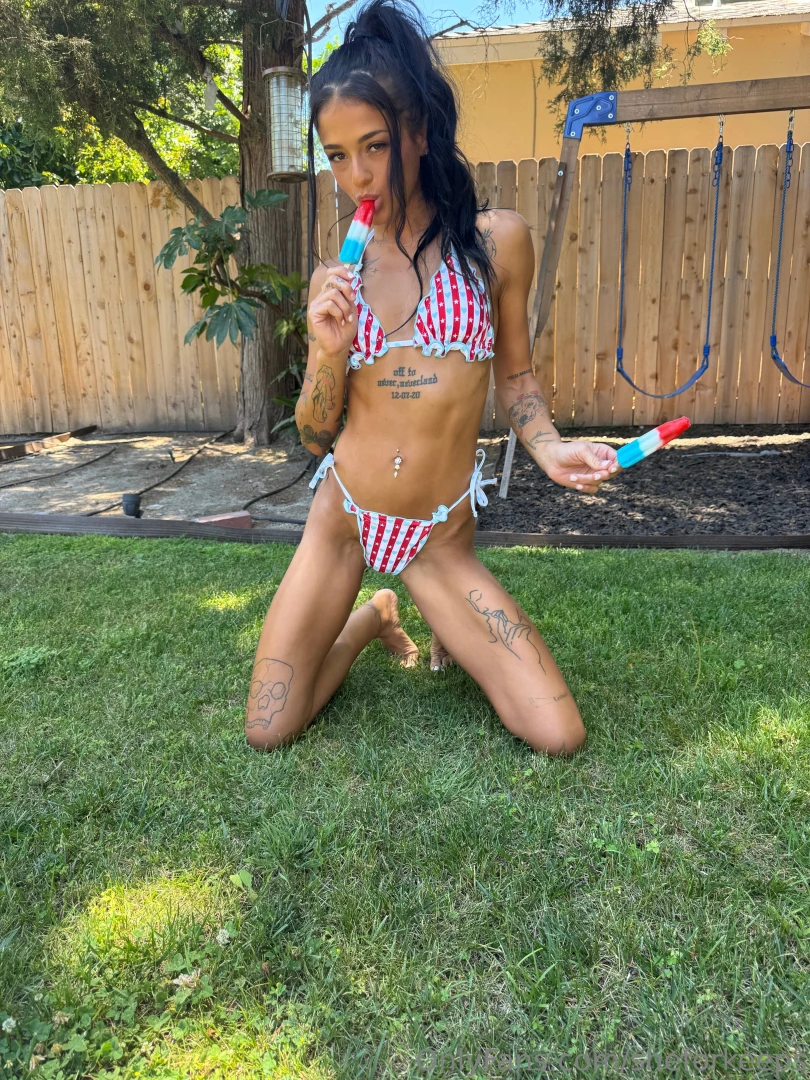 What do you think is sweeter this popsicle or my pussy 