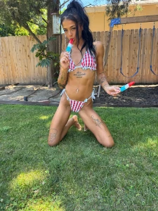 What do you think is sweeter this popsicle or my pussy