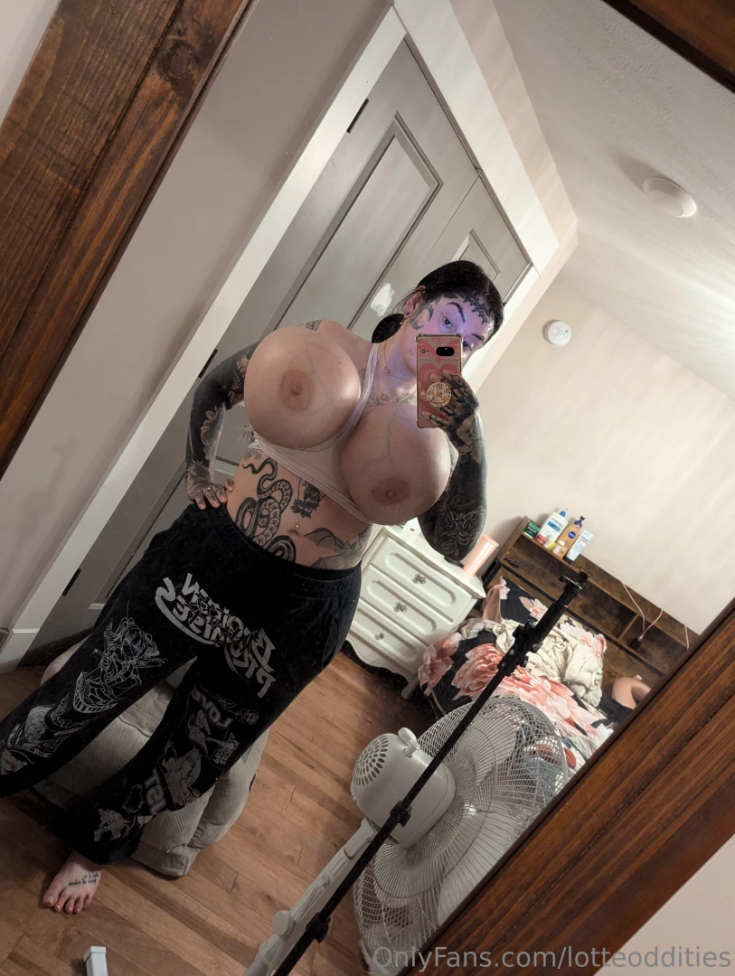 So this is what happens when i wear the xl calvin klein bras now guess part 1 