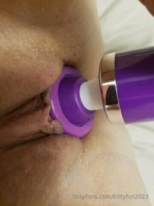 Anyone in the mood to play dm me and let s get into trouble