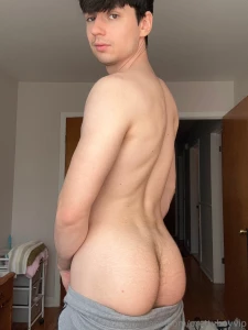 Do i look good in sweatpants