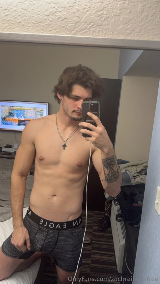 Long day today whos gonna give me a massage tho 