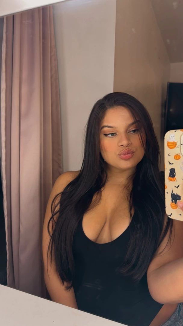 Anybody wants my kisses 