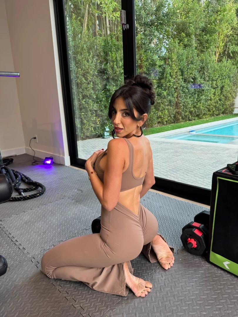 Time to stretch some muscles with me https onlyfans com lenatheplug 