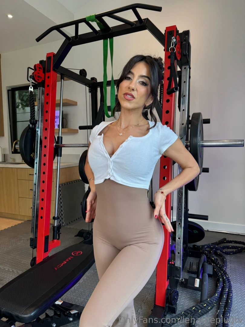 Do you like my figure daddy https onlyfans com lenatheplug c151 