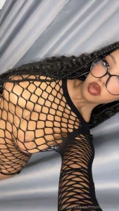 Follow my friend kaylachoco she loves to make you cum with her