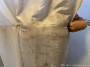 Some wet soapy and cheeky shower pics just now x x