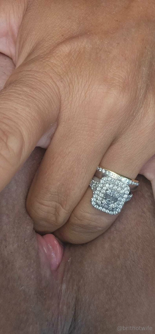 2 fingers in and it s a squeeze in my milf pussy part 1 