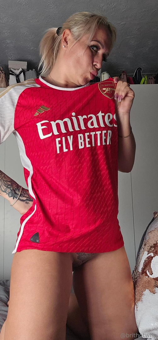 Gutted my beloved arsenal lost but here s a few of my arse and boobs part 5 