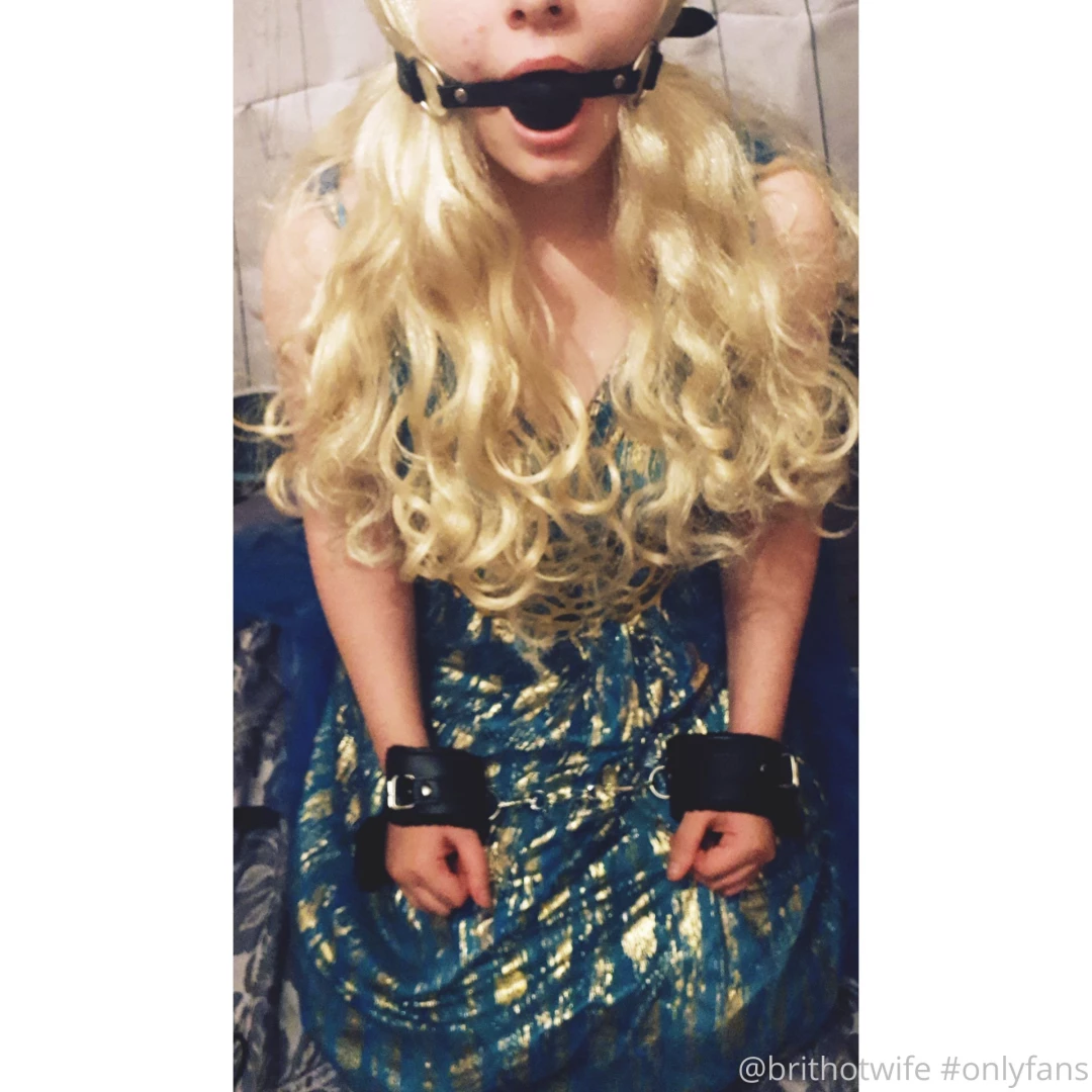 Follow my friend bluepoisonivyy a 19 year old goth girl that is as part 3 