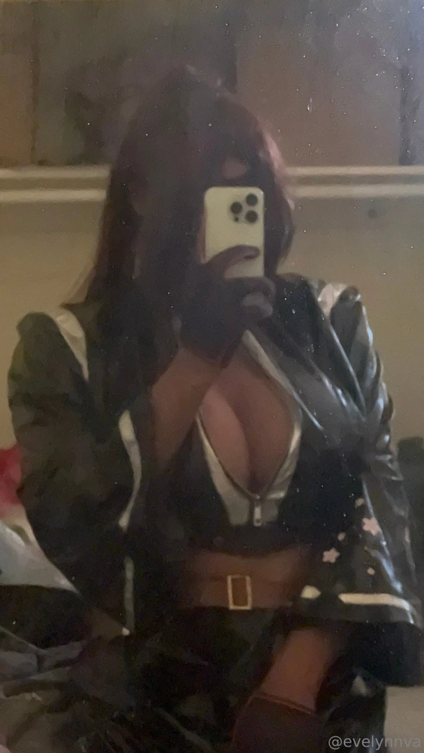 Shiranui but black and big tittied 
