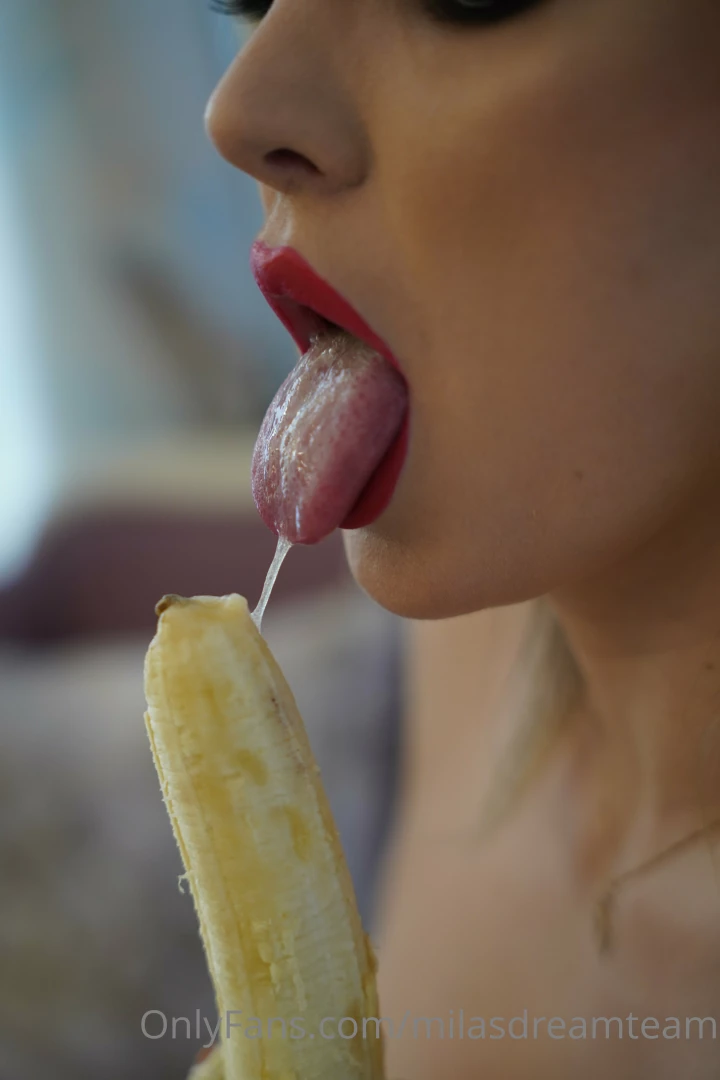 Hmmm i have a big appetite for bananas 