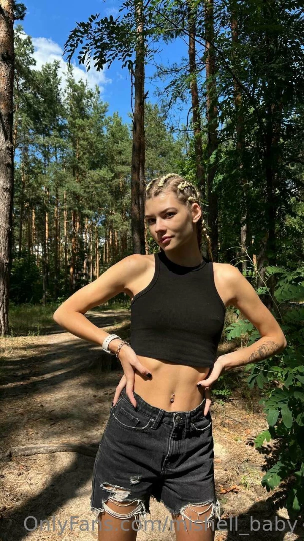 Do you like to see how bad i can be go to my chat 