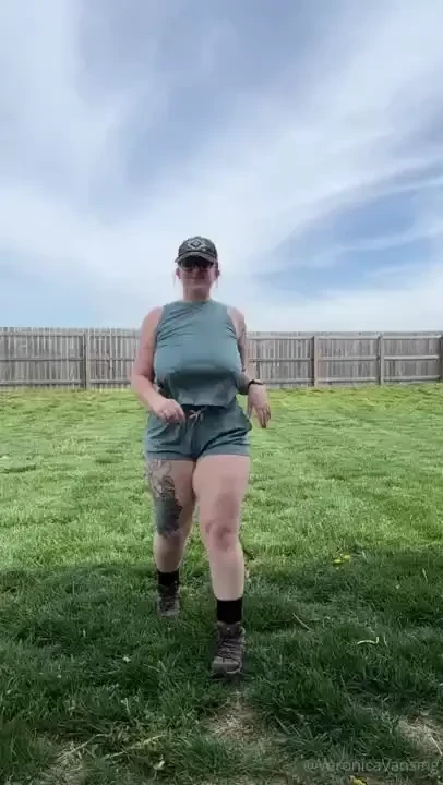 I don t like bras do you 