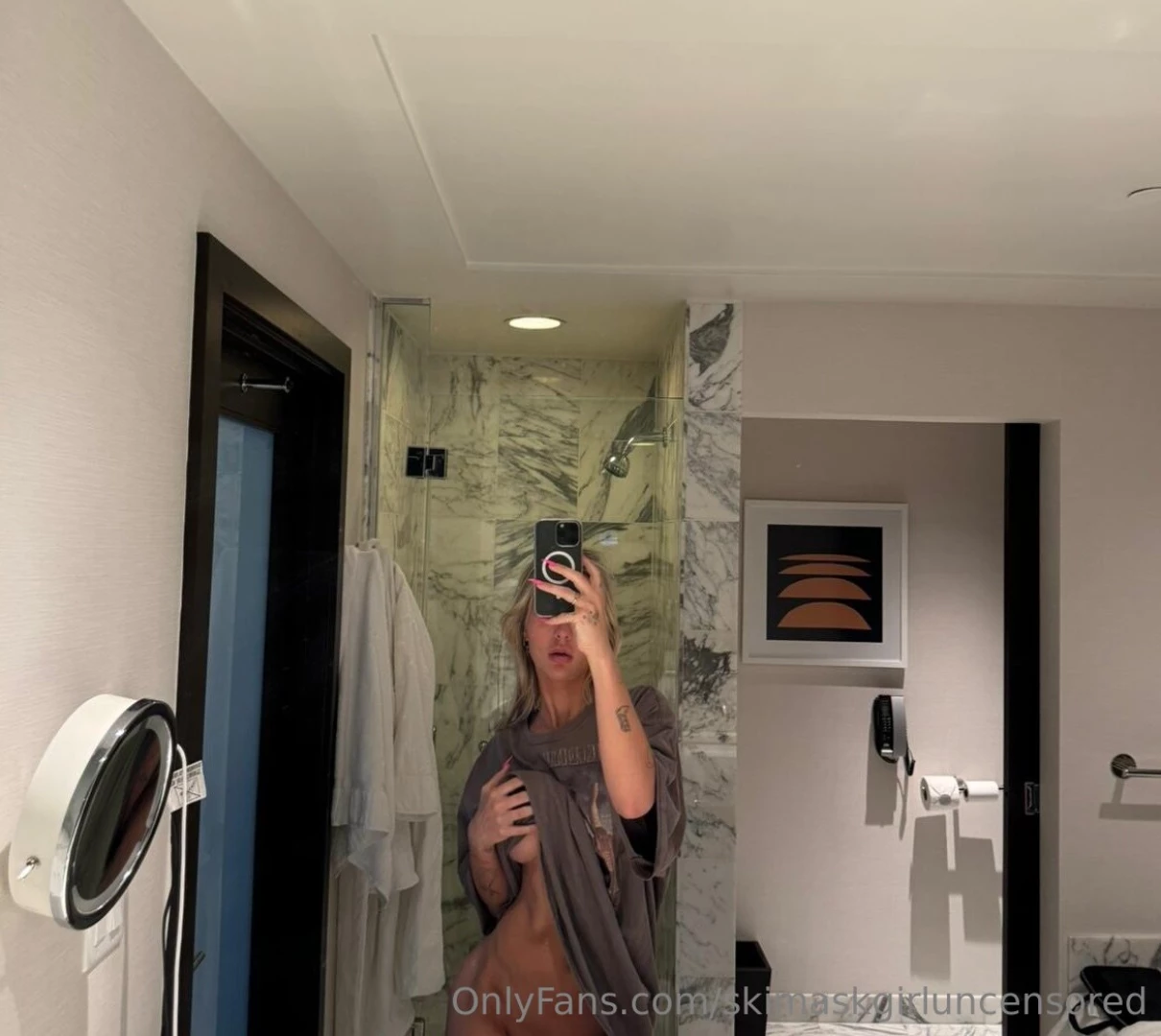 Fyi i don t sleep with panties on 