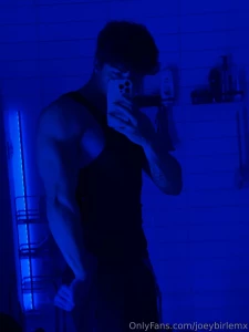 Got smth for u in the dms for ur monday blues