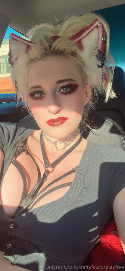Foxy lady clubbing sexy sttrapy 