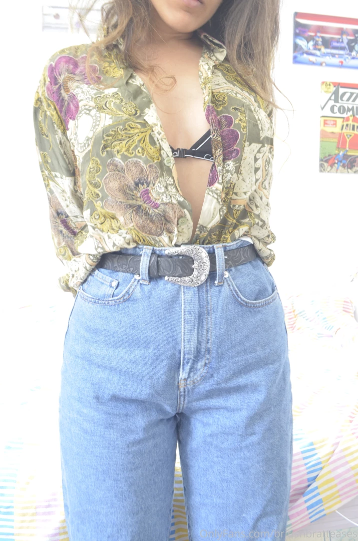 Wanna see me take it all off check your dms part 1 