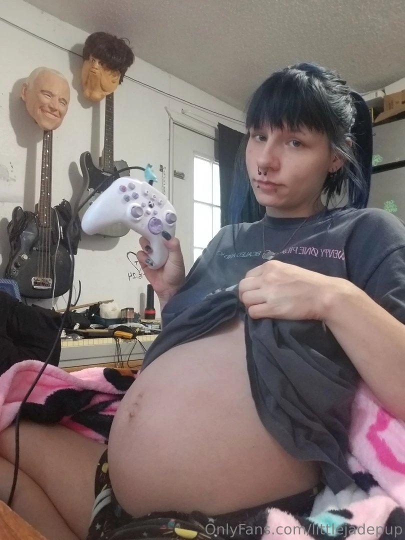 Just enjoying some gaming while pregnant i m learning how to play 