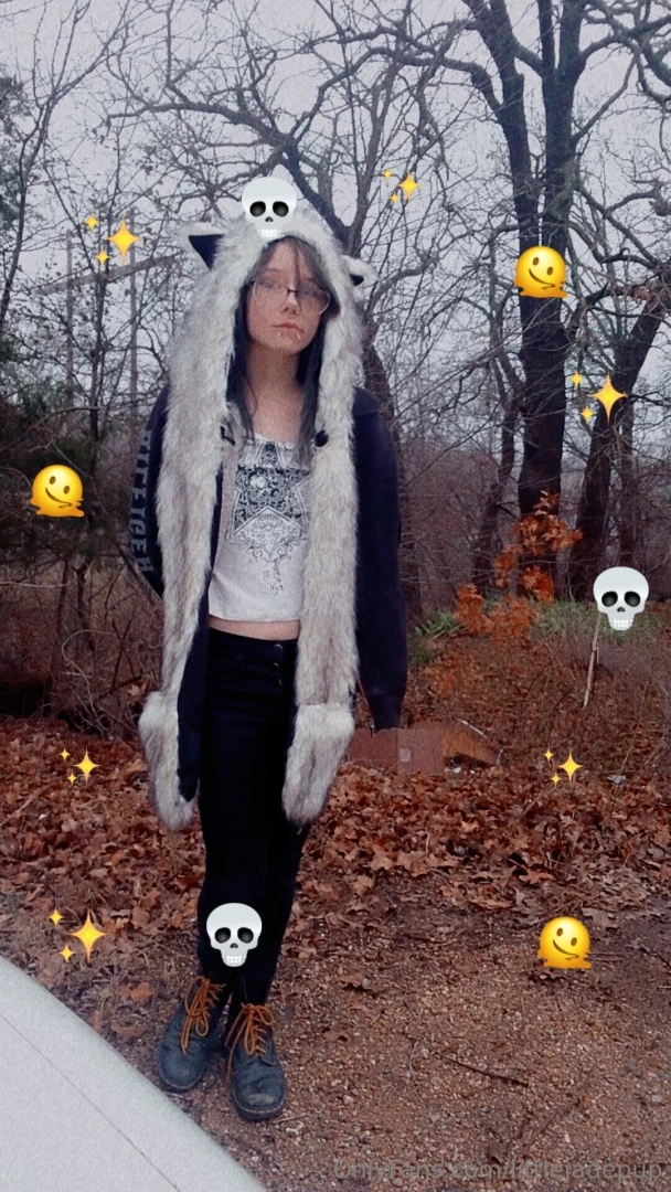 Just a selfie in case you guys forgot how cute i am btw like ways feel 