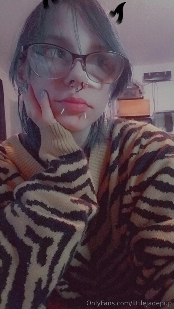 Just a selfie in case you guys forgot how cute i am btw like ways feel part 1 