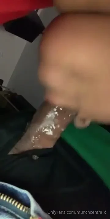 I love sucking dick so much look at how much spit comes out when i 