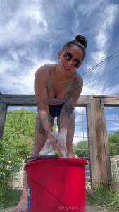 Last weekend s shoot was so naughty i got baby oil alllll over my body