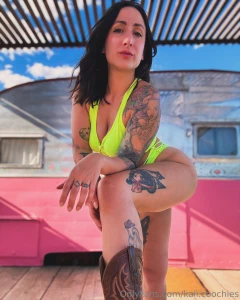 It s hottttt out in the desert