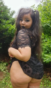 The sun came out long enough to take some pics outside its been