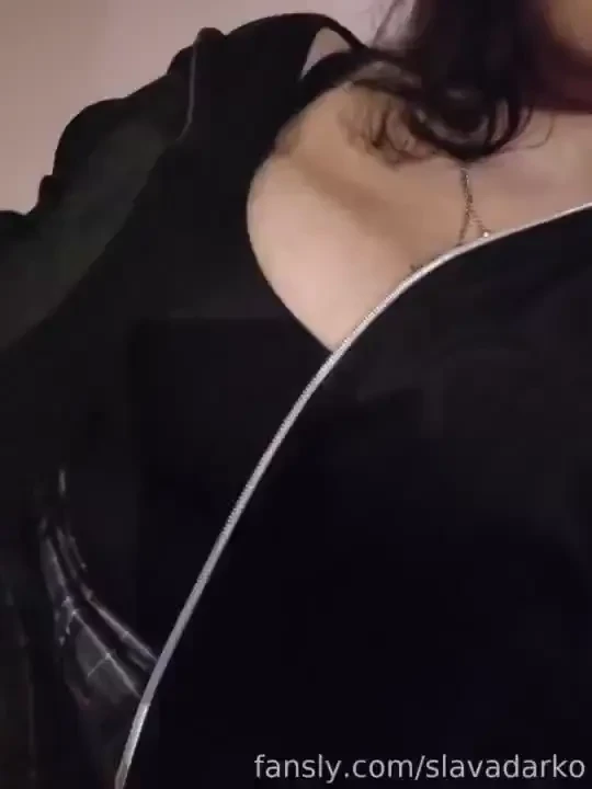 Do you think ppl would notice if i wore this jacket without a bra fyp 