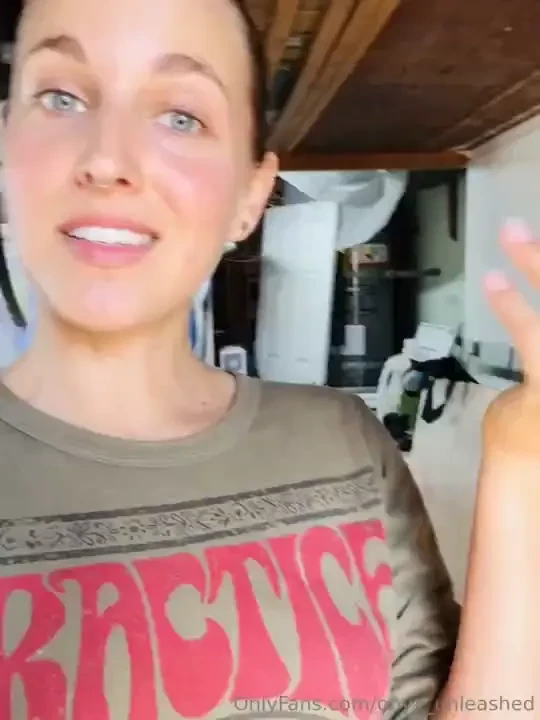 House-sitting gone wrong tried to surprise my friend with clean sheets 