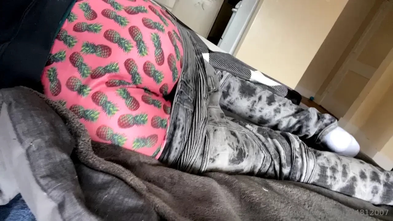 Watch me while i m sagging and humping 