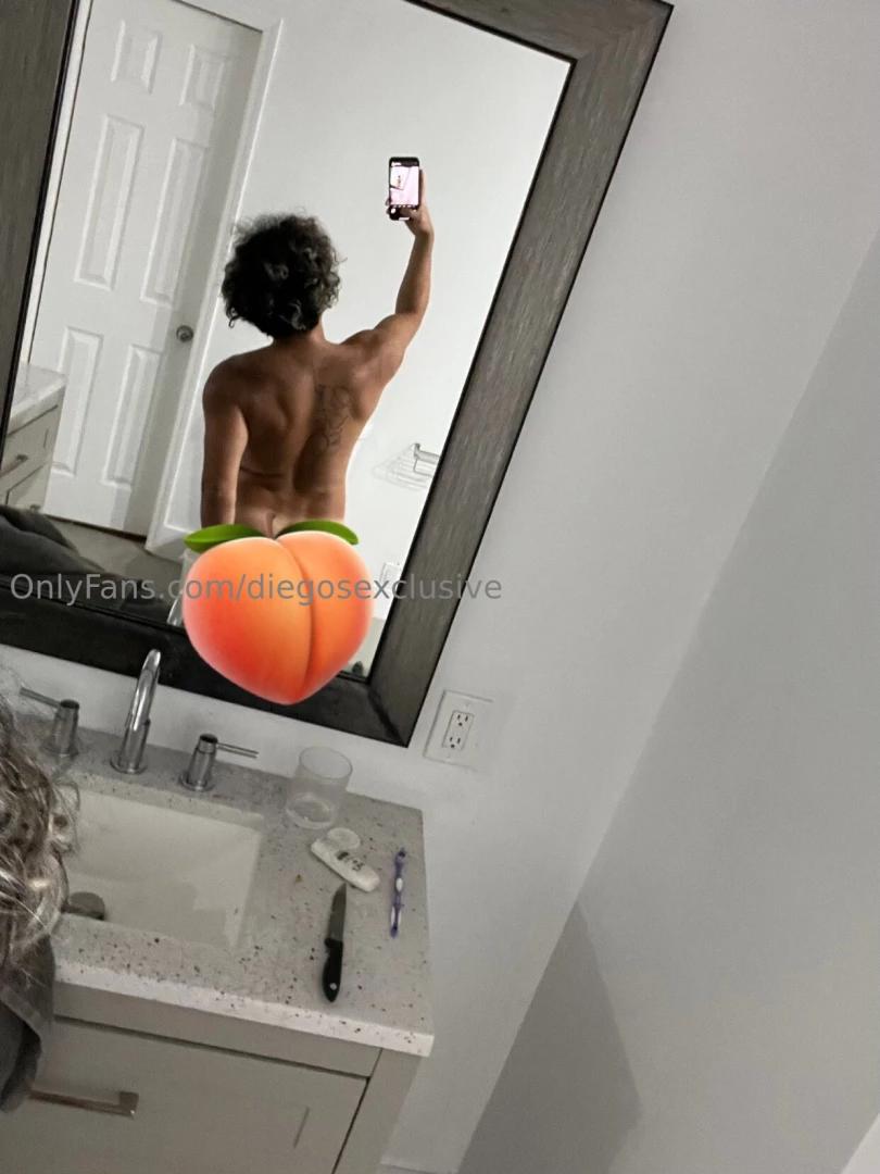 Bare ass pics don t mind my tan line lol 