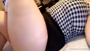 Literally cannot stop farting omg im still farting as i post this part 4