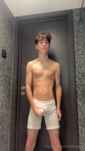 Everytime i go to the shower i need to jerk off but this time you can