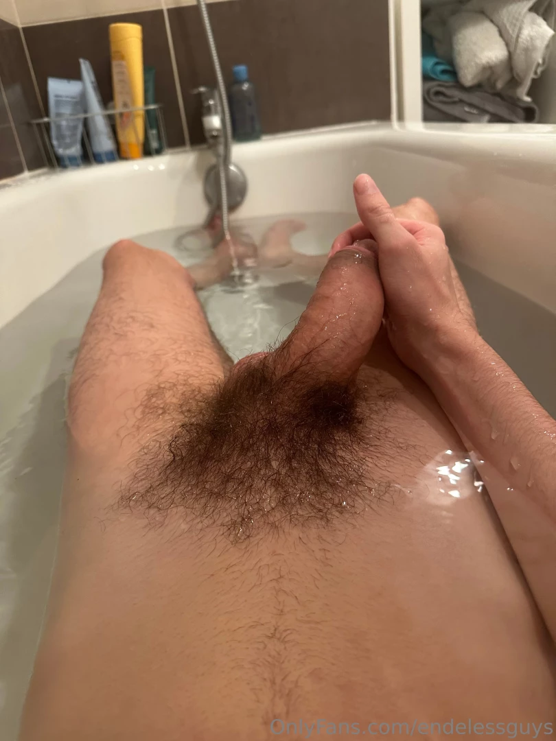I don t usually take bath but jerking off in warm water feel so good part 1 