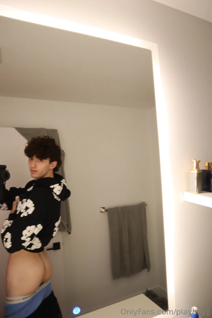 I like how i look on this camera 