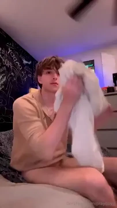 Im tired but heres a vid of me getting ready for bed feel free to text 