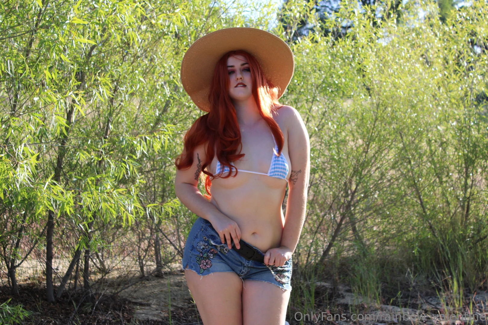 You want more nami you wanna see her take her pants off you wanna see part 2 