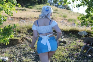 I hope yall looove this sexy bantha waitress just as much as she loves part 1