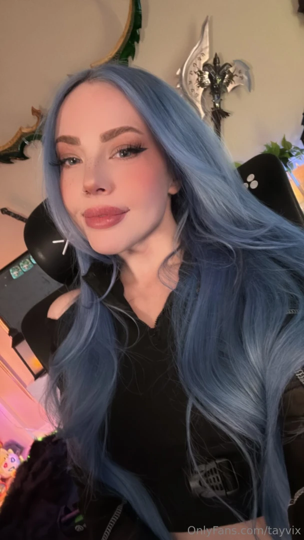 Hi cuties _ just sent out something spicy to messages if you like 