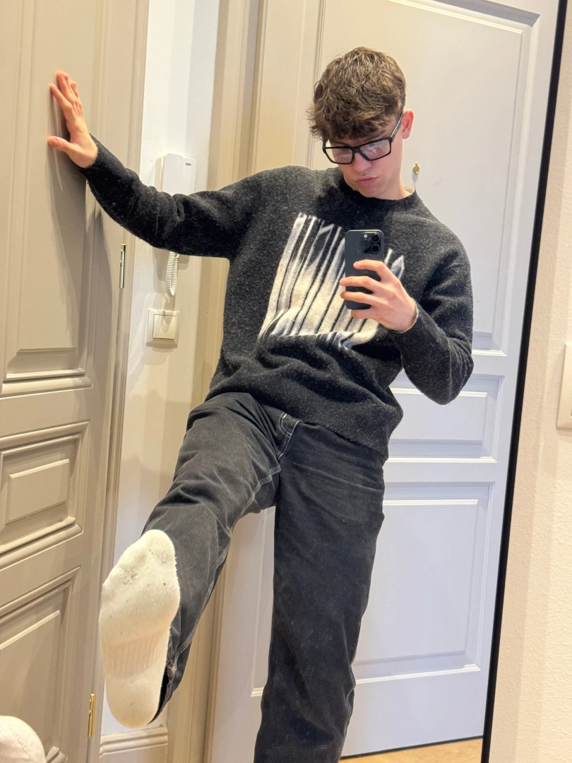 I heard that someone is into feet here sniff them part 1 