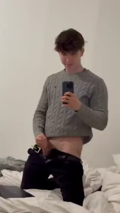 Bought a new mirror first thing i do is showing u my dick if we hit 