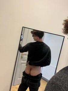 Everyone need some cute ass pictures part 1