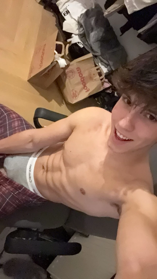 U better fuck with me 