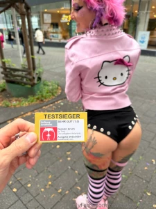 Got this sticker yesterday when i was walking through the city bestass